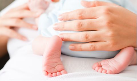 Млад баща напусна раждането на детето си, а причината разяри мрежата (ВИДЕО) - 1