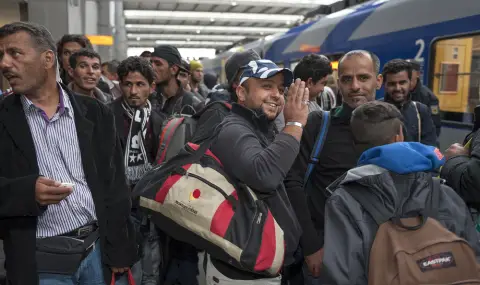 80 цента на час: германски окръг задължи бежанци да работят - 1