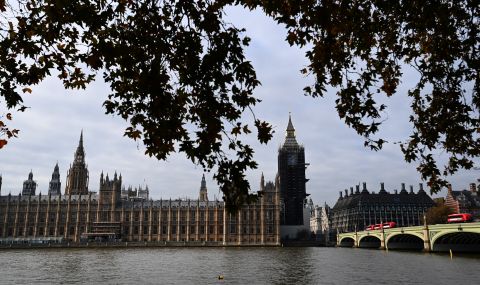 Великобритания ограничава втората работа на депутатите - 1