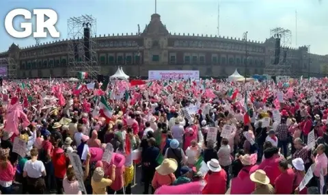 Хиляди излязоха на „марш за демокрация“ срещу президента и управляващата партия в Мексико ВИДЕО - 1