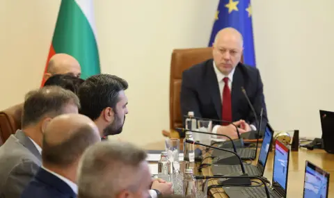 Министър Георгиев: Дипломатическата служба не бива да бъде заложник на вътрешнополитически опити за злоупотреба - 1