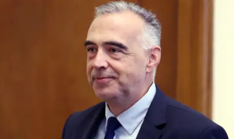 Антон Кутев: Изчерпани са резервите от оръжие на българската армия - 1