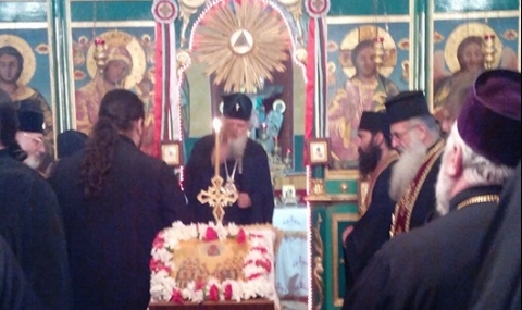 Дарове за патриарха в Калипетрово - 1
