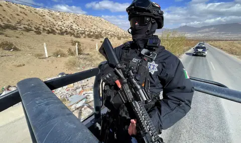 Тръмп е поискал оградата по границата с Мексико да бъде боядисана в черно - 1