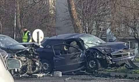 Седем души пострадаха при катастрофа в Бургас - 1