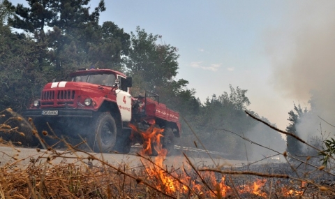 И военни гасят пожарите в Гълъбово и Тополовград - 1