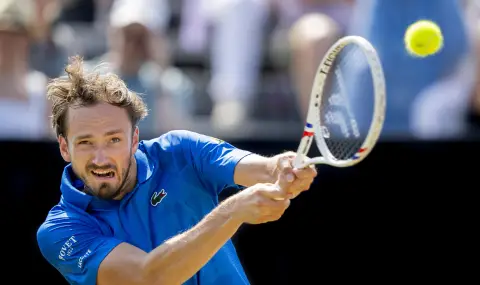 Даниил Медведев с историческа победа и класиране на четвъртфиналите в Хале - 1