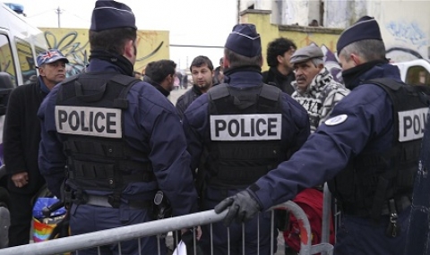 Десет арестувани при четвърта нощ на протест във Вал д`Оаз (Видео) - 1