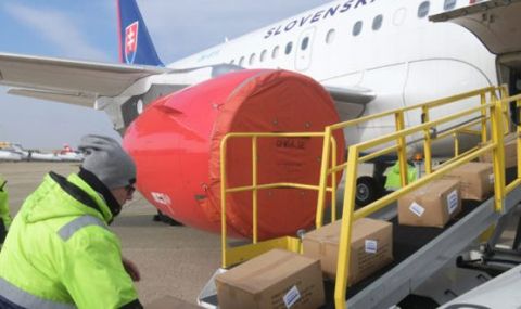 Словакия изпрати втори самолет с хуманитарна помощ за Сирия - 1