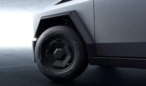 Собственик на Cybertruck твърди, че окачването му е „гръмнало“, докато пикапът му стои неподвижен - 1