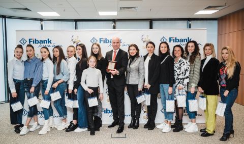 Fibank е отличена с почетна награда от Българската федерация по художествена гимнастика - 1