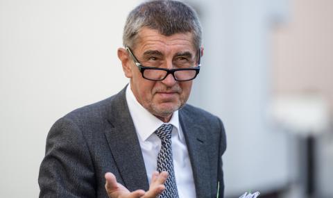 Премиерът на Чехия разбрал от Ройтерс, че е пращал документи за ЧЕЗ - 1