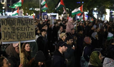 Стотици хиляди преминаха през центъра на Лондон в подкрепа на палестинците - 1