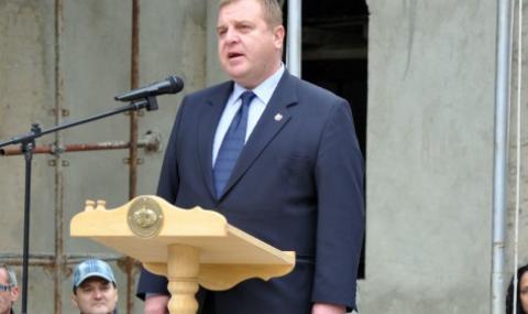 Вдигат заплатите в армията от 1 януари - 1