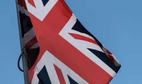 За първи път: Жена оглавява британските тайни служби - 1