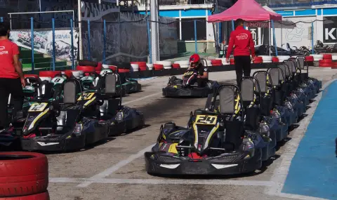 Картинг емоцията превзема Варна - битка за тест с болид от Формула 4 под зоркия поглед на Никола Цолов - 1