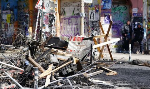 Напрежение в Берлин! Тежки сблъсъци между полиция и леви радикали  - 1