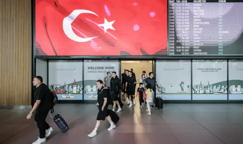 Силен дъжд блокира полети на летище „Сабиха Гьокчен“ в Истанбул - 1