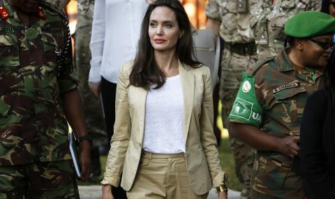 Анджелина Джоли влиза в политиката? - 1