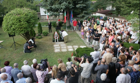 Ройтерс: Носталгията по комунизма е силна в България - 1