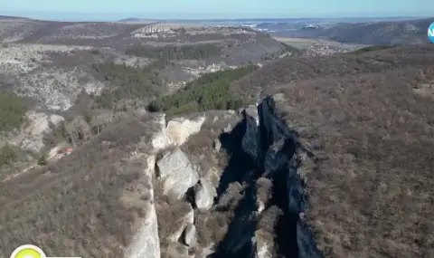 Каменни великани на 70 милиона години се издигат край село Реселец - 1