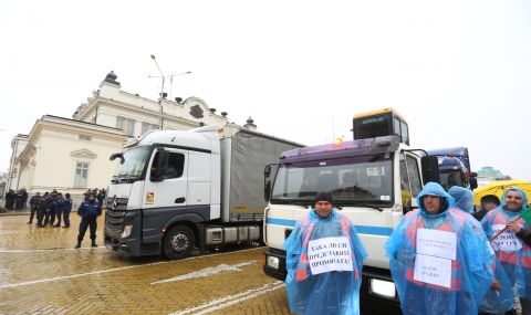 Пътни строители блокираха ключови точки в цялата страна - 1