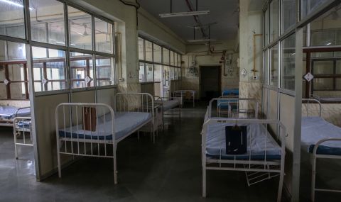 Индия затваря училища и офиси, за да ограничи смъртоносен вирус  - 1