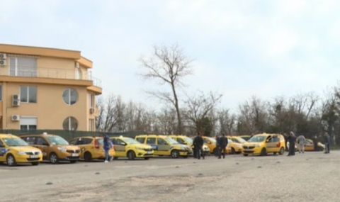 Искат по-високи тарифи на такситата във Варна - 1