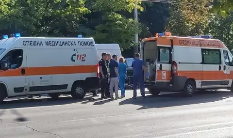 Тежък инцидент в Лясковец! Мотоциклетист загина след удар в лек автомобил - 1