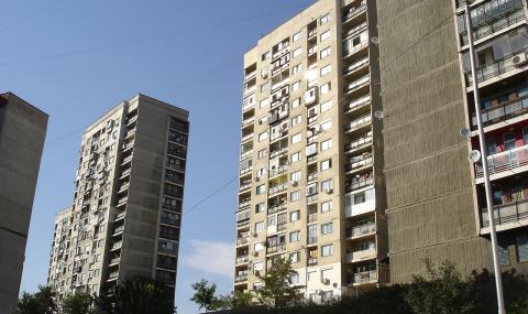 Газова бутилка се взриви в апартамент във Варна - 1