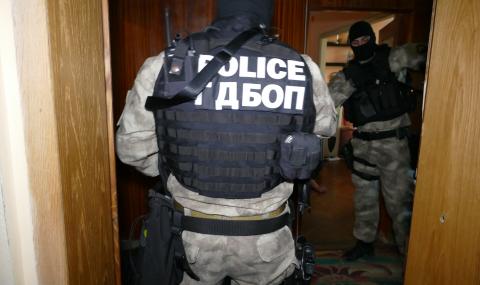 Разбиха наркогрупа в София, участвали и полицаи - 1
