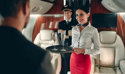 Бивша стюардеса разказа за сексуалните оргии в частните самолети - 1