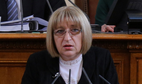 Сблъсък Цачева - Георгиева в парламента - 1
