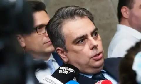 Асен Василев: Дуото по художествена гимнастика е минало към съчетанието с бухалки - 1