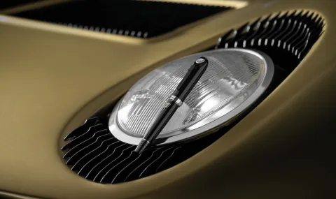 Lamborghini showed a pen for the rich - 1