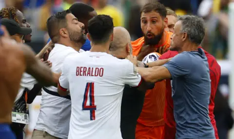 Луис Енрике побесня след загубата и удари футболист на Челси (ВИДЕО) - 1