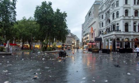 UEFA EURO 2020: Улиците на Лондон осъмнаха с тонове боклук след финала  - 1