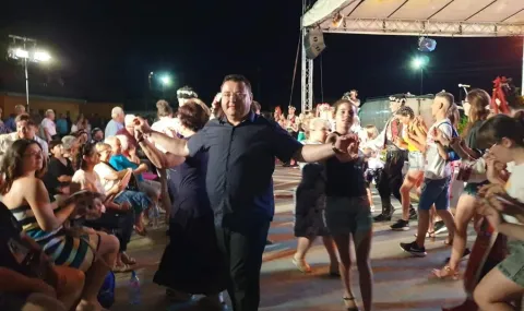 Партията на Румен Радев в Свищов се учреди в развлекателен комплекс, тясно свързан с кмет на ГЕРБ - 1