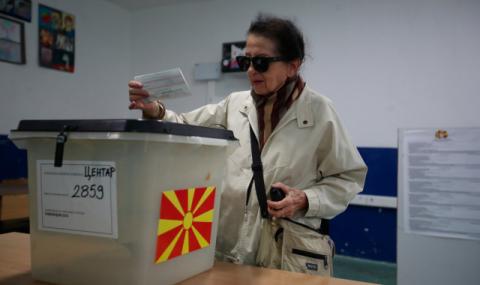 Македонците вече гласуват в референдума - 1