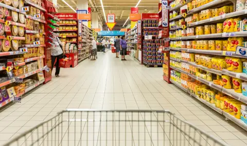 Румъния реши да не затваря супермаркетите в страната - 1