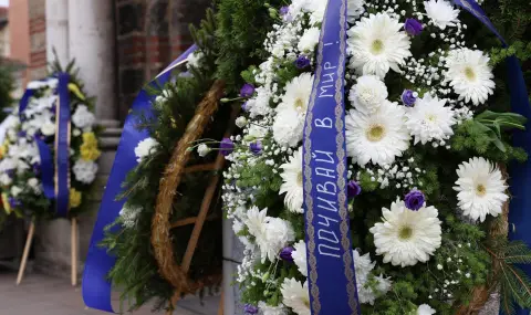 Стотици изпратиха легендата Кирил Ивков в последния му път - 1