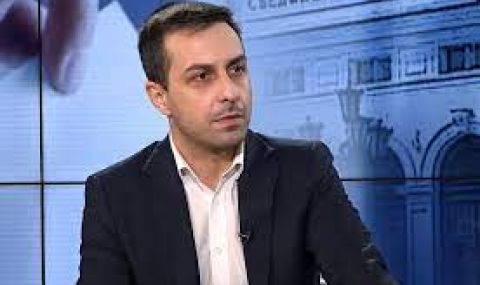 Деян Николов: Далеч сме от фалит, но стъпките ни напомнят гръцкия сценарий  - 1