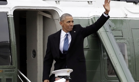 Семейство Обама напусна Вашингтон с хеликоптер - 1