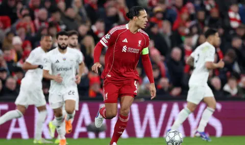 Вирджил ван Дайк не вярва, че футболистите на Ливърпул играят за бъдещето си в клуба - 1