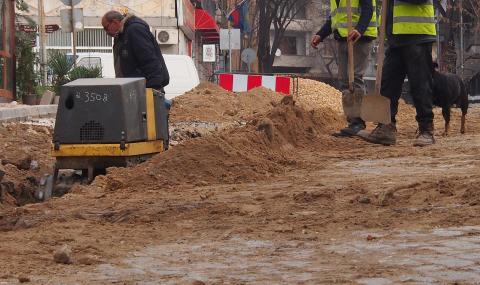 Кипи ремонт из малките улици във Варна - 1