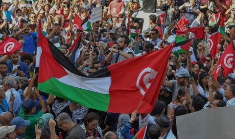 Хиляди излязоха по улиците на редица британски градове в подкрепа на палестинците ВИДЕО - 1