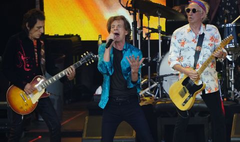 Rolling Stones приключиха турнето си в Европа с емоционално послание към покойния Чарли Уотс - 1