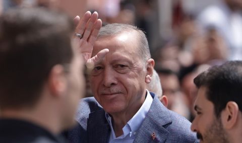 Ердоган гласува в Истанбул: Изборите протичат без проблем  - 1