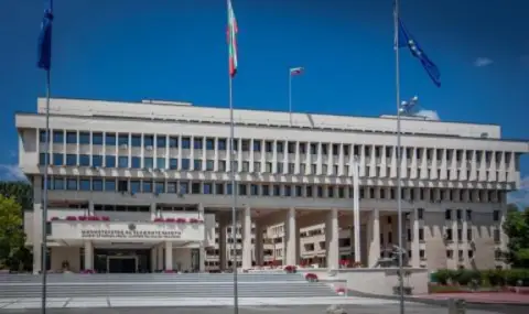 Иран предупреди България заради американските самолети, МВнР отговори: България не предприема враждебни действия