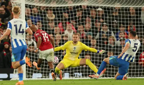 Manchester United with third consecutive success in the championship  - 1